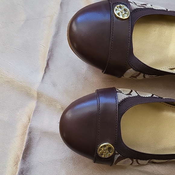 Coach Chelsea NWOB ladies ballet flats.Size 9.5B - Picture 12 of 12